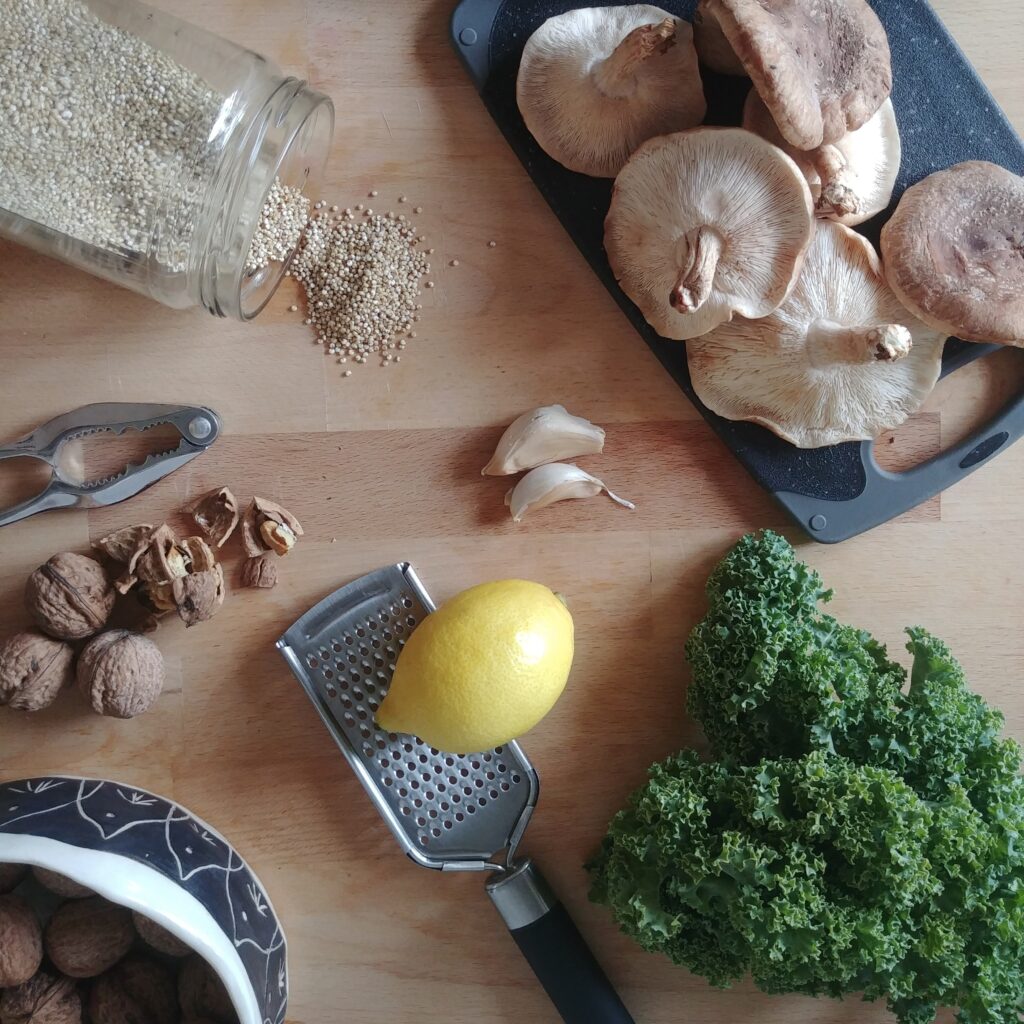 Champignon, Choux Khale, Citron, noix et Graines de sésame pour une alimentation équilibrée.