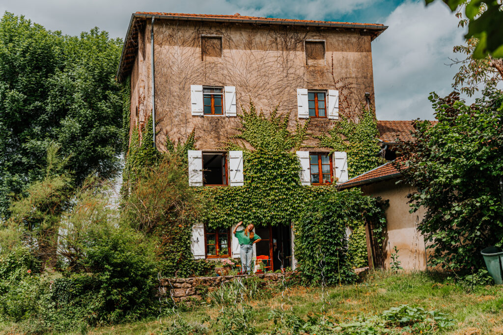 Claire vous accueille dans sa superbe maison d'hote au coeur du beaujolais